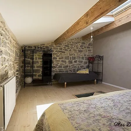 Holiday home Mas De Guilhaumon Cote Hameau