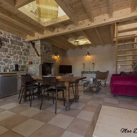 Mas De Guilhaumon Cote Hameau *