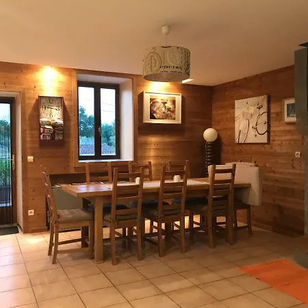 Mas De Guilhaumon Cote Hameau Holiday home *
